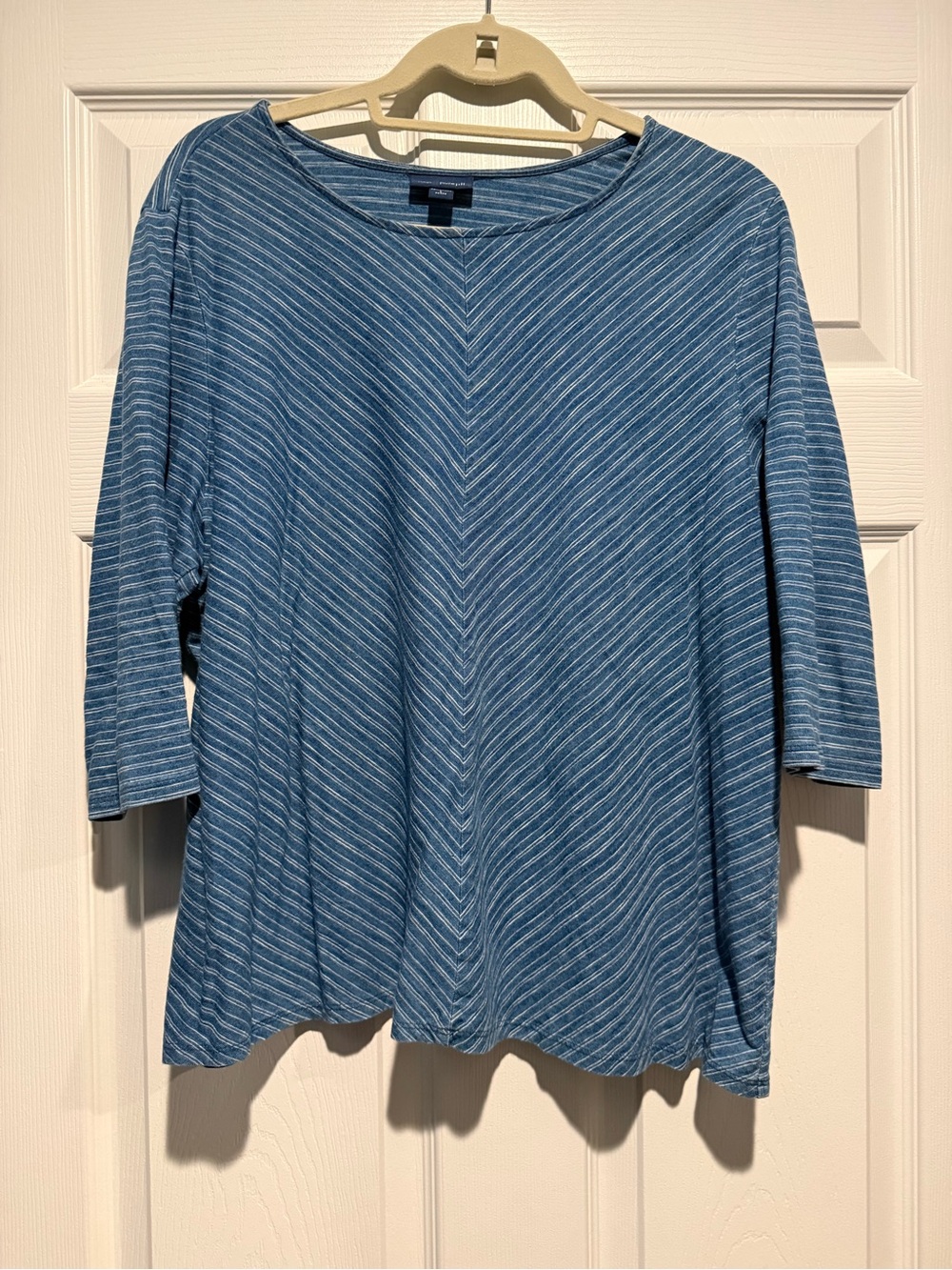 Chaps Blue Striped V‑Chevron 3/4 Sleeve Tee